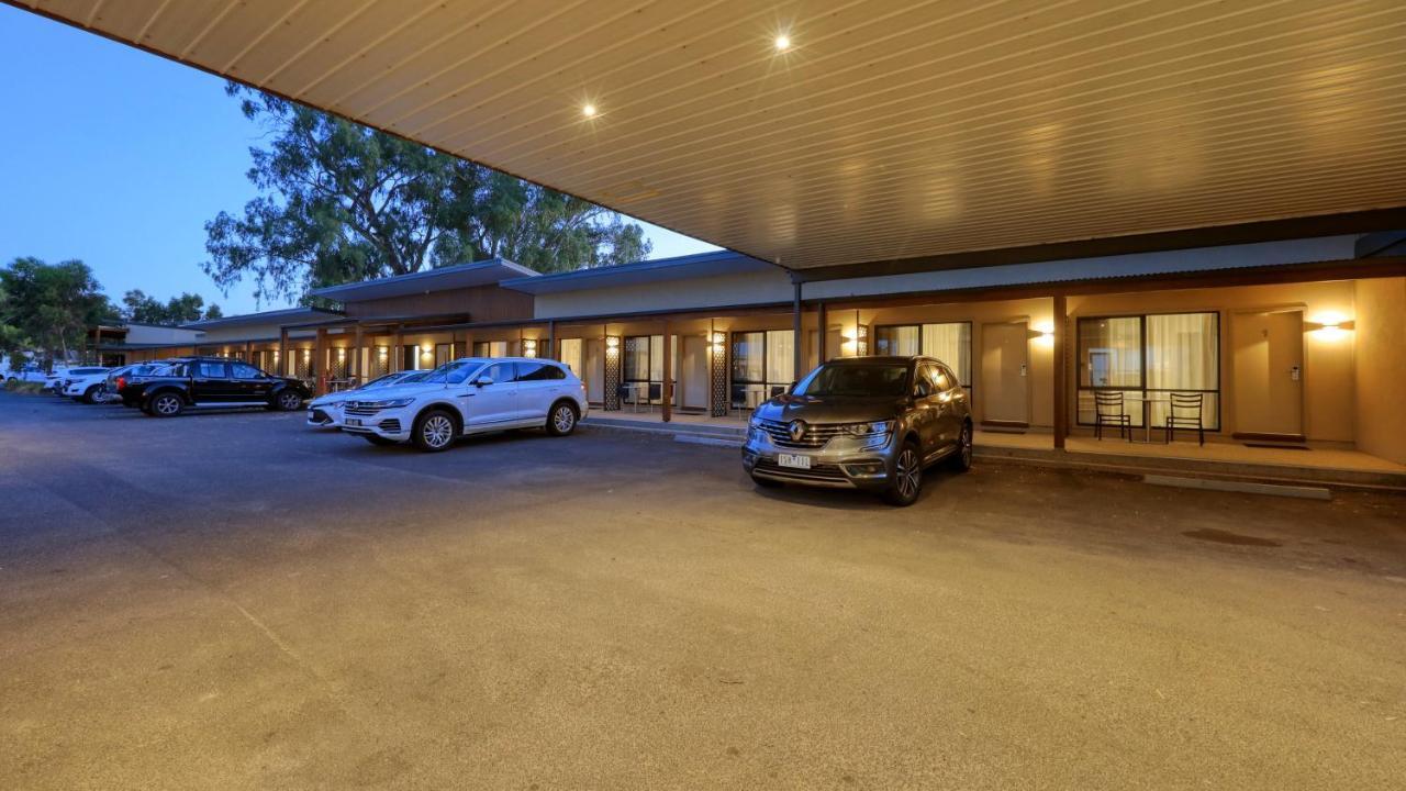New Crossing Place Motel Сиймор Екстериор снимка